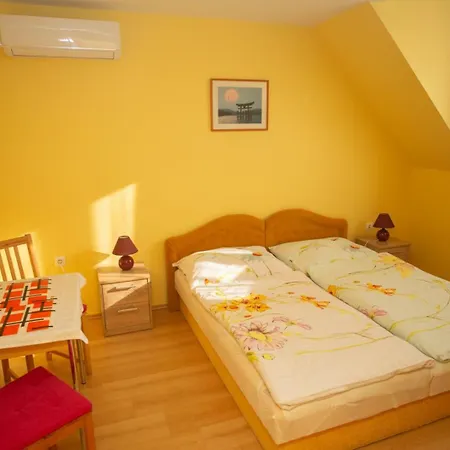 Kondics Apartmanhaz Apartment Sarvar