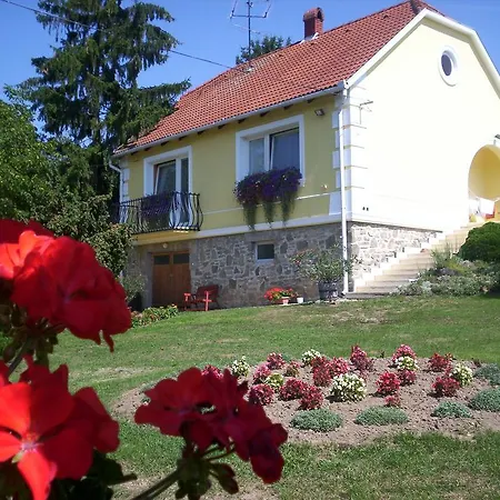 Kondics Apartmanhaz *