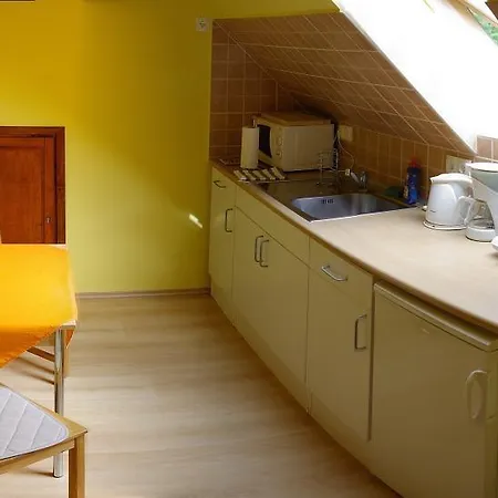 Kondics Apartmanhaz Sarvar
