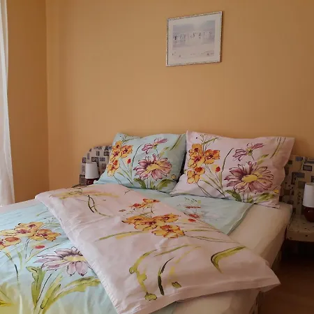 Kondics Apartmanhaz Sarvar